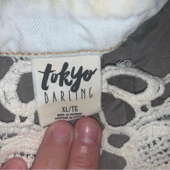 Women’s Distressed Jean Vest - Picture 4 of 11